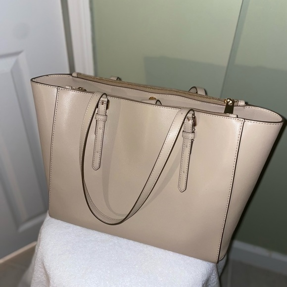 Marc Jacobs Tote - Picture 2 of 4